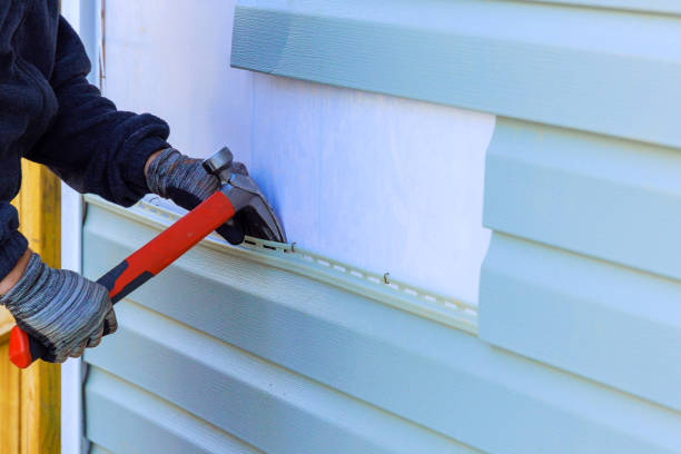 Trusted Vinyl Siding service in Albion, IL - Squared Siding